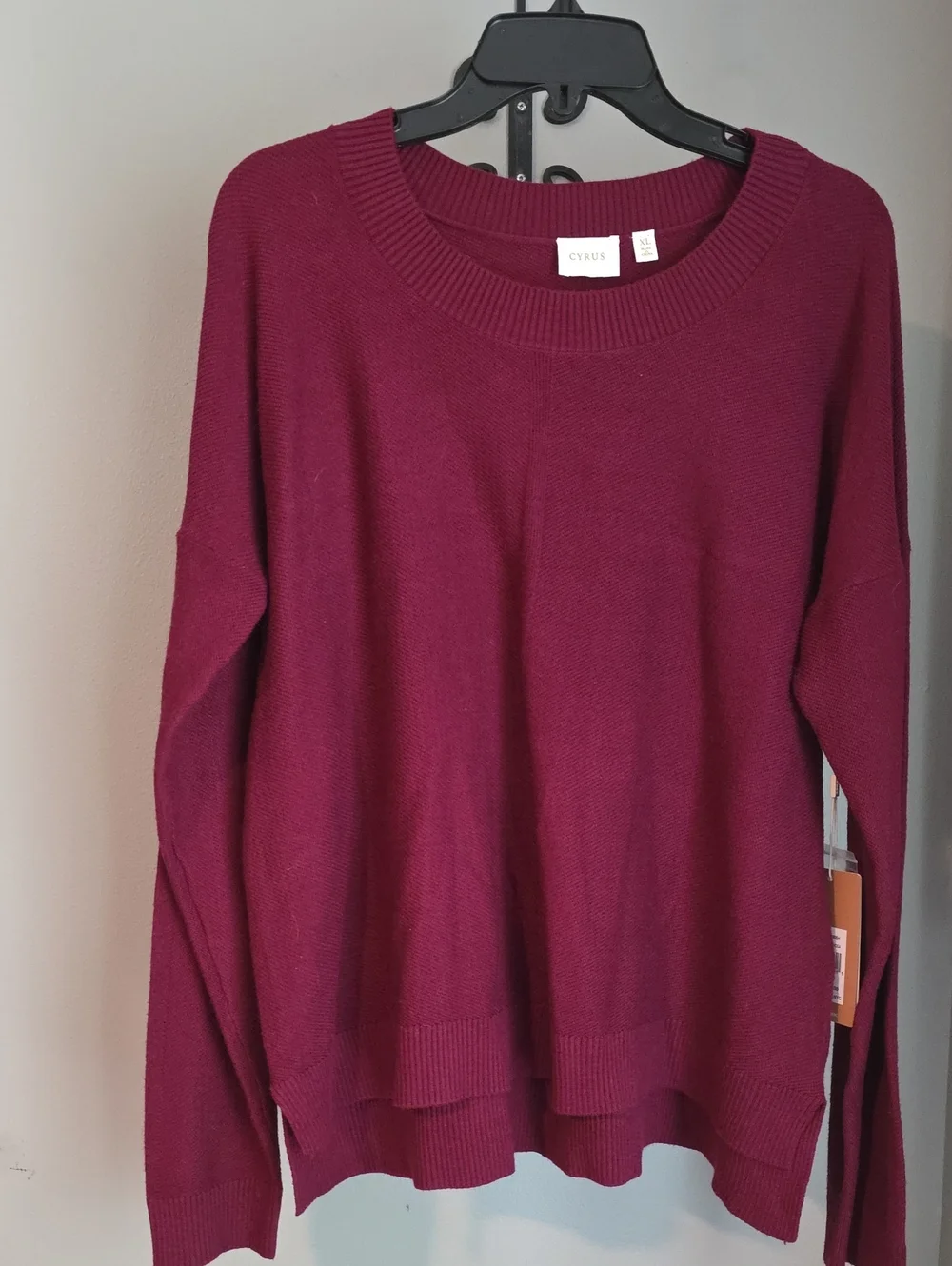 Cyrus Women's Scoopneck Sweater in Berry Size XL NWT